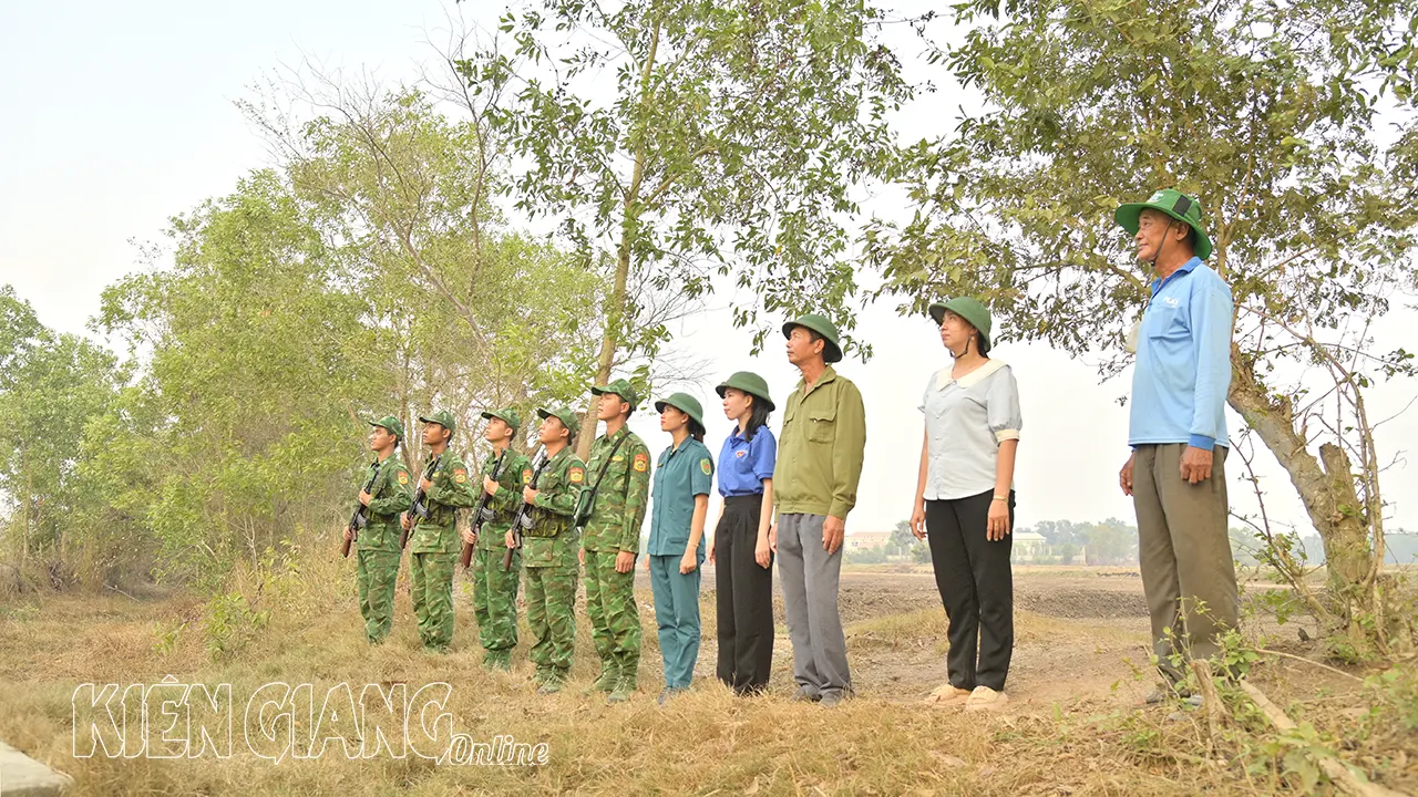 Lão nông có trách nhiệm với đường biên, cột mốc